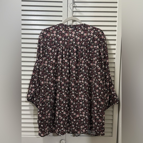 Torrid Long Sleeve Pleated Blouse - Picture 4 of 7